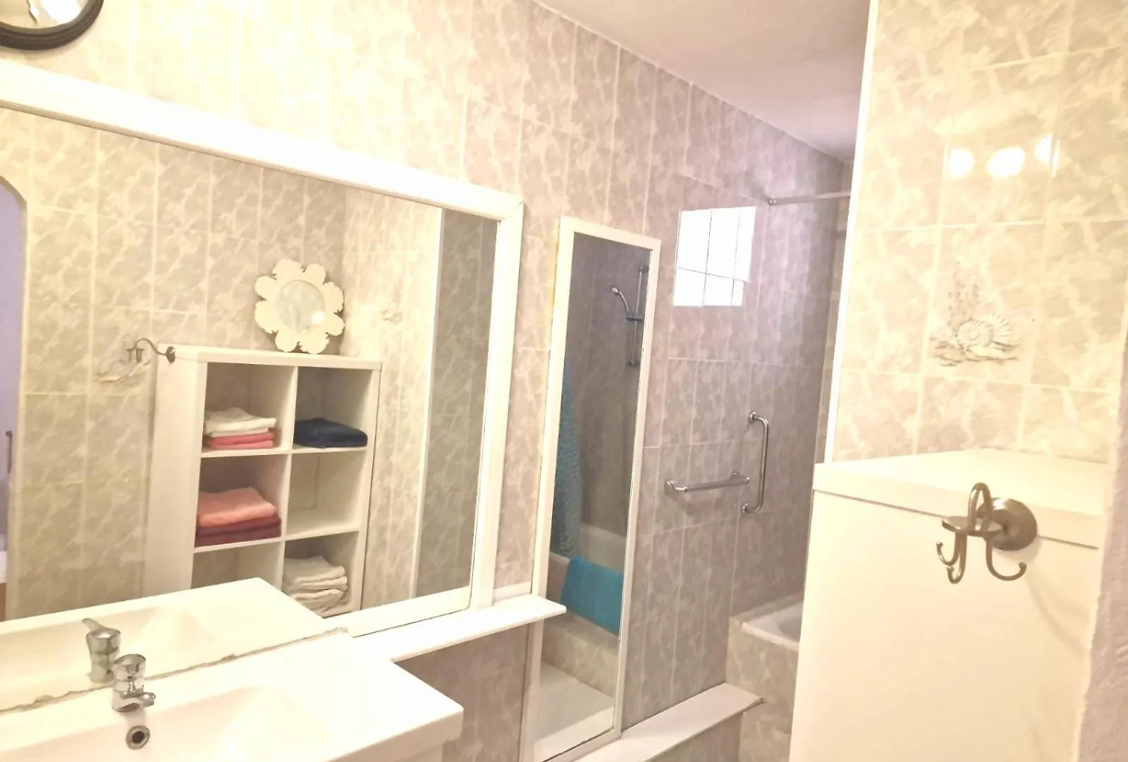 2 Bedroom Beach Front Apartment Benalmadena Spain