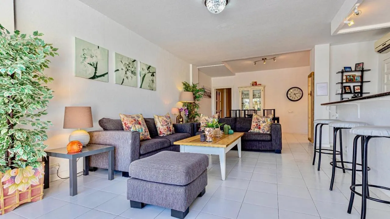 2 Bedroom Beach Front Apartment Benalmádena